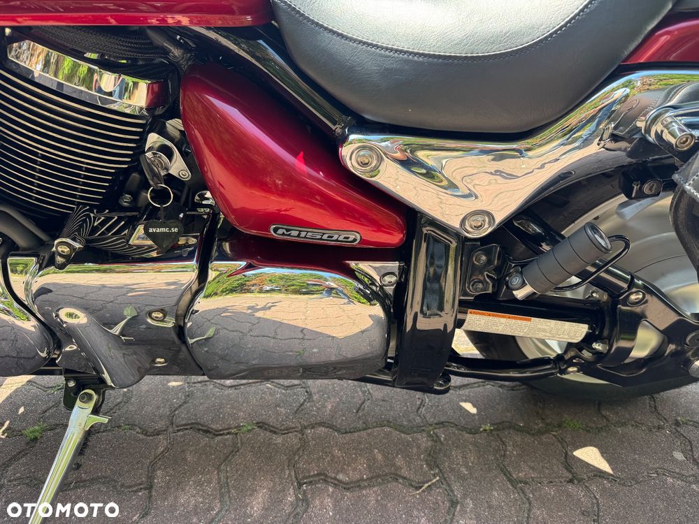 Suzuki Intruder - 17