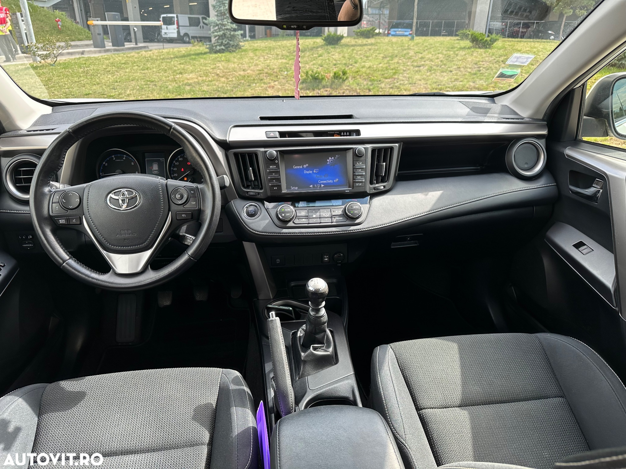 Toyota RAV4 - 8