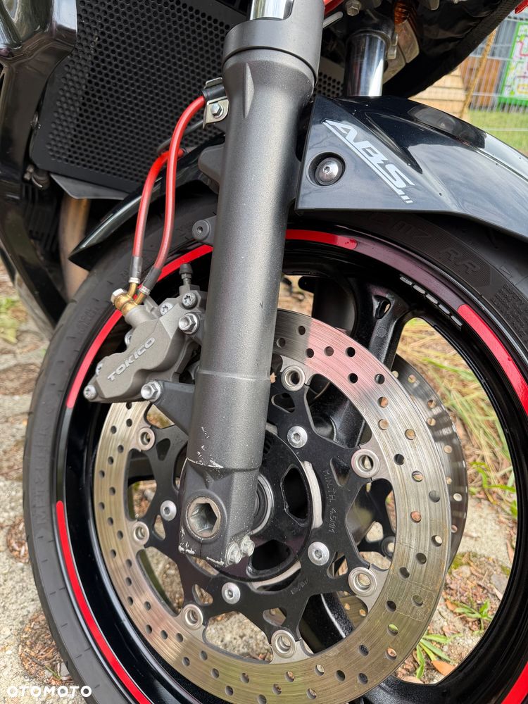 Suzuki GSR - 15
