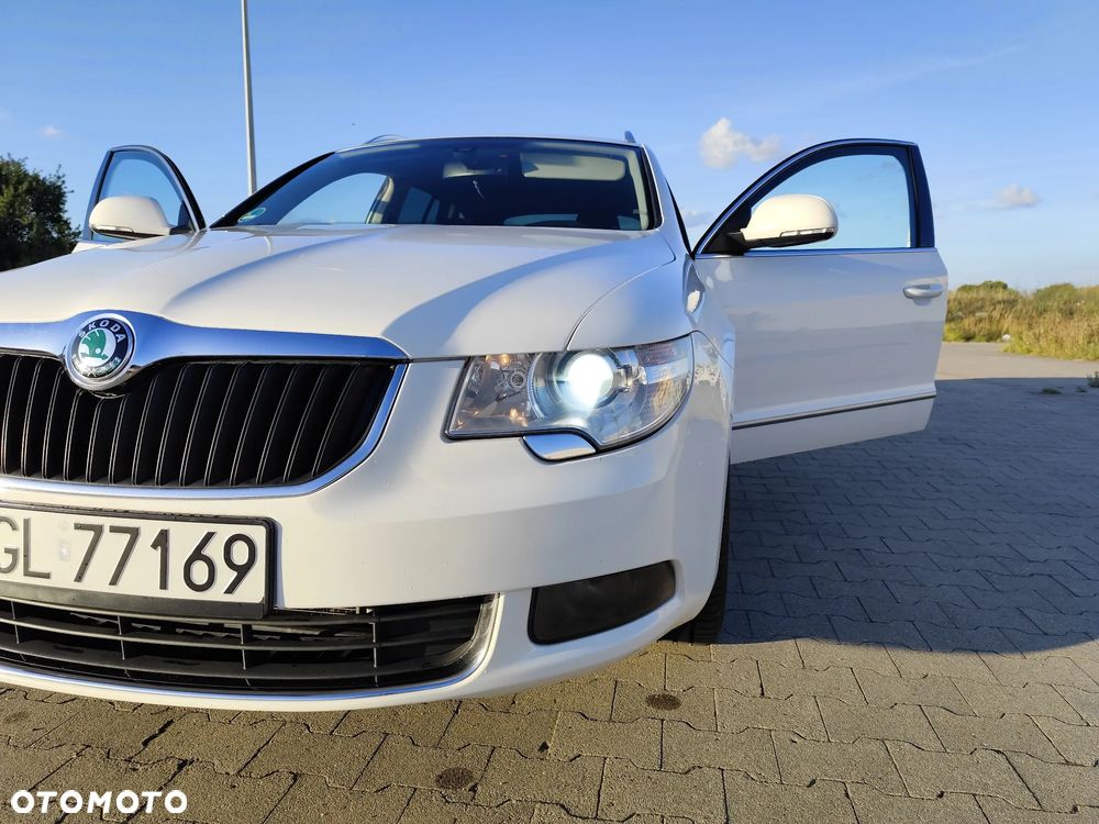 Skoda Superb 2.0 TDI Elegance DSG - 10