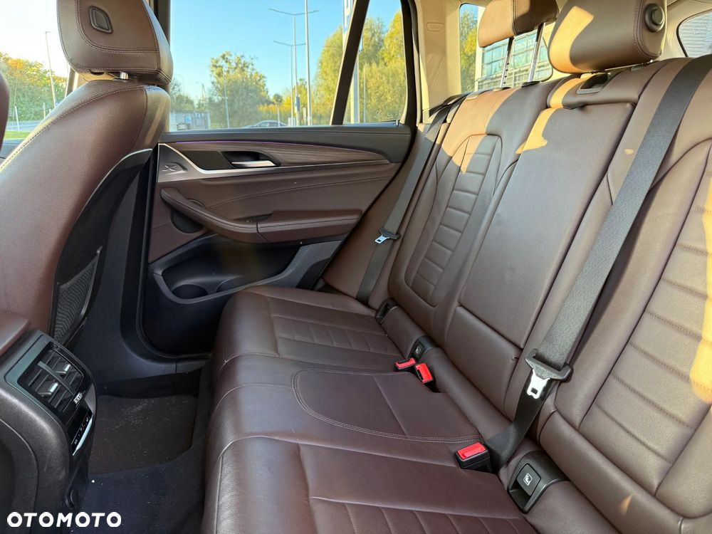 BMW X3 xDrive30i Luxury Line - 8