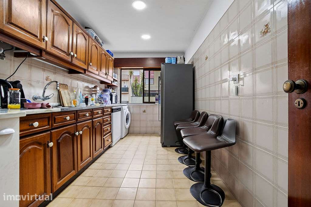 Apartamento T2 com Varanda, Lareira e Arrecadação - Grande imagem: 3/21