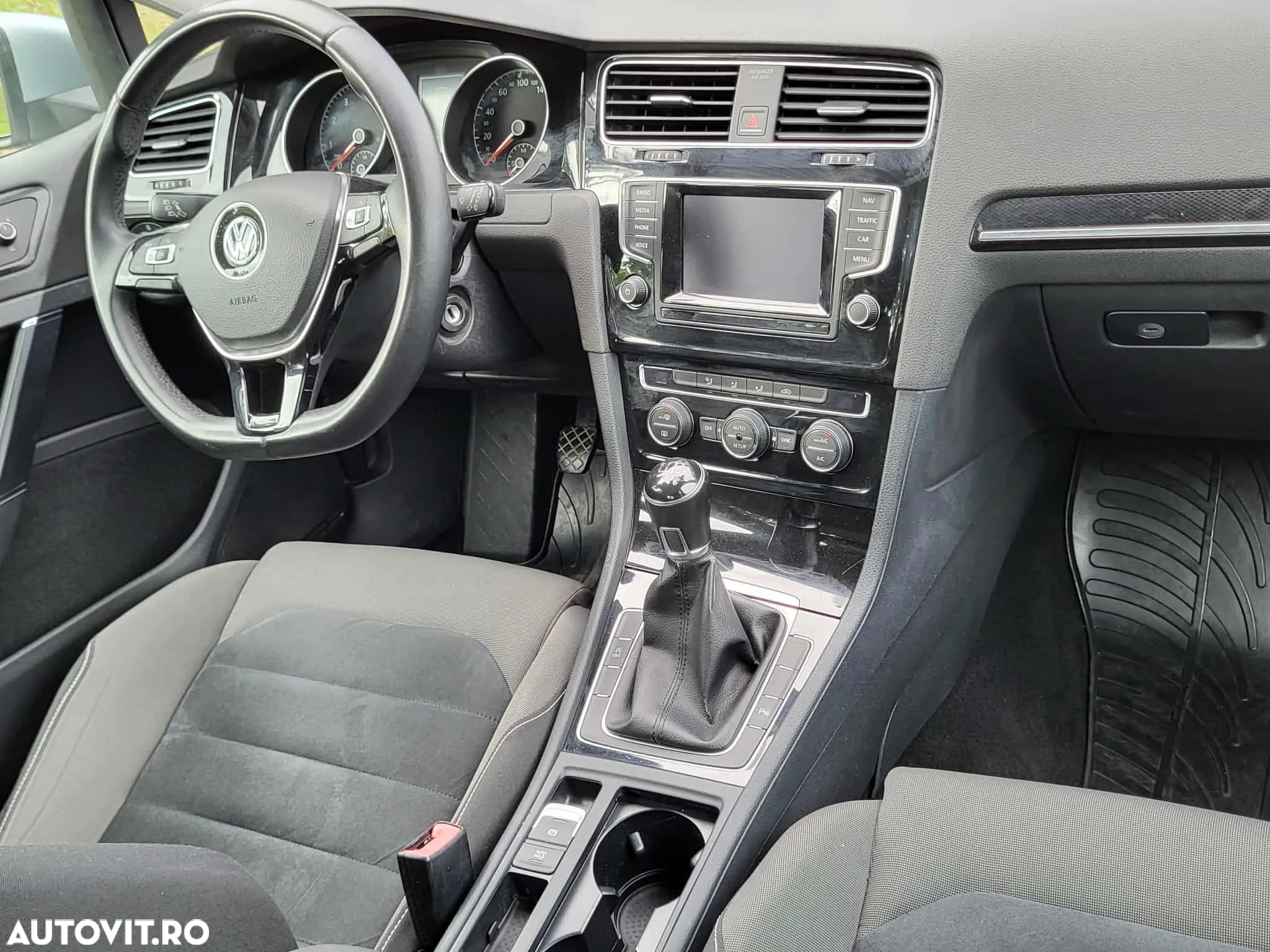 Volkswagen Golf 1.4 TSI BlueMotion Technology Comfortline - 4