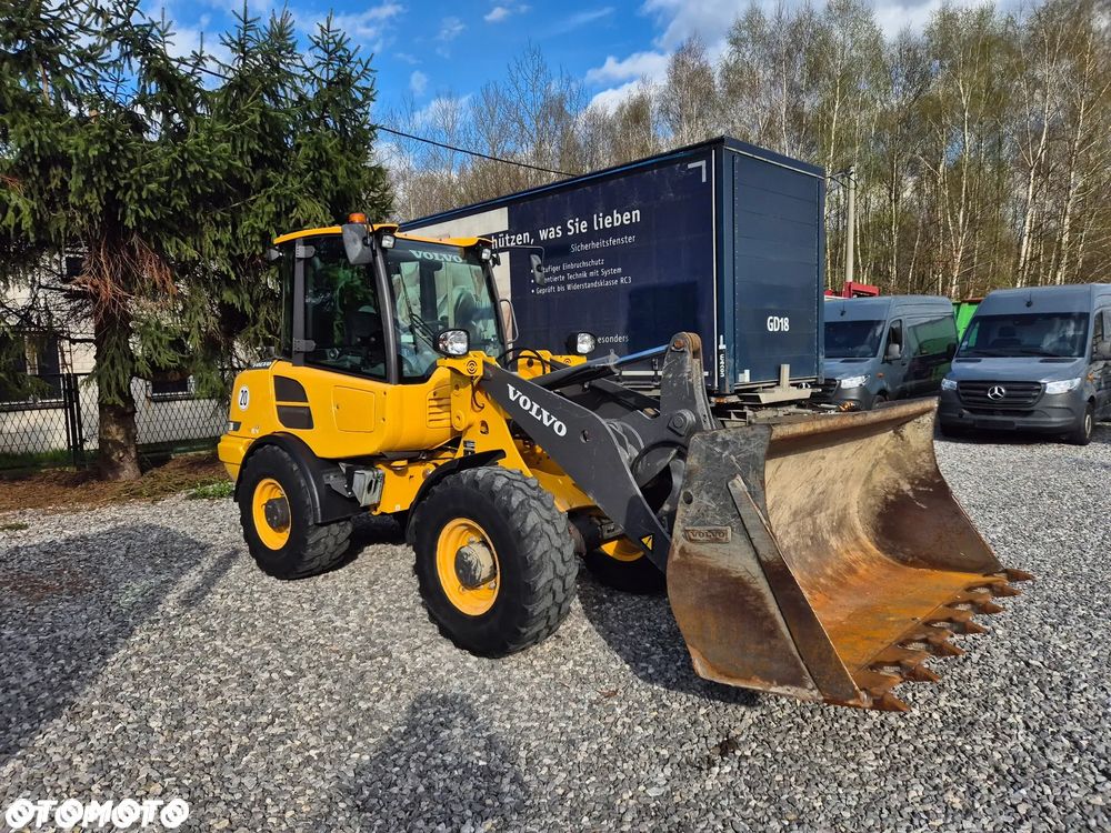 Volvo L28F Ładowarka Łyżka Widły 4x4 2019 rok - 4