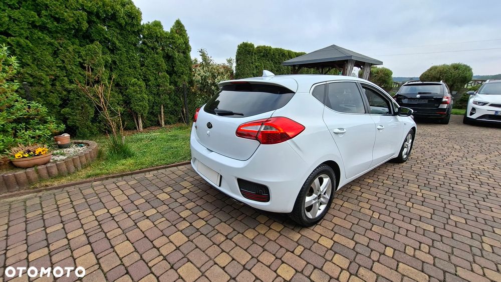 Kia Ceed 1.6 CRDi 136 ISG Dream-Team Edition - 40