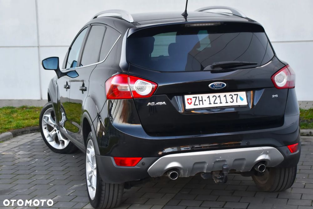 Ford Kuga 2.5 4x4 Titanium - 34