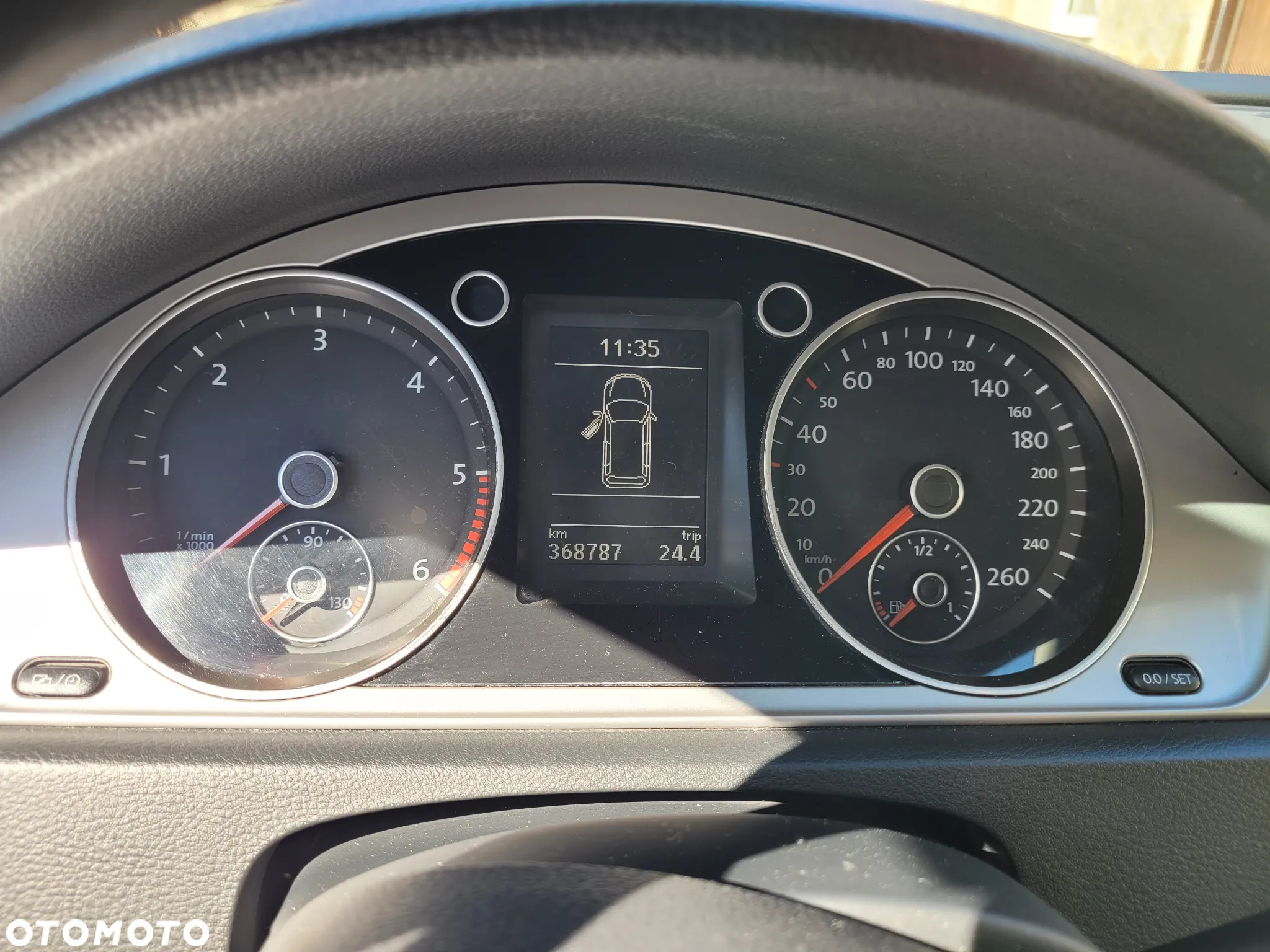 Volkswagen Passat 2.0 TDI Trendline - 11