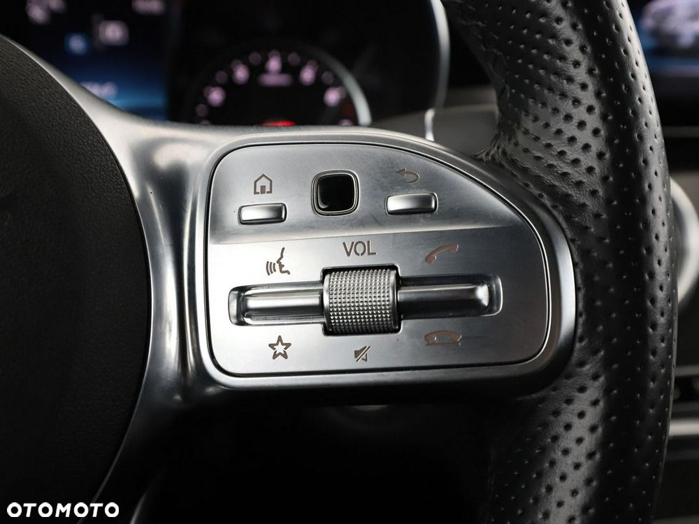 Mercedes-Benz Klasa C 300 9G-TRONIC AMG Line - 33