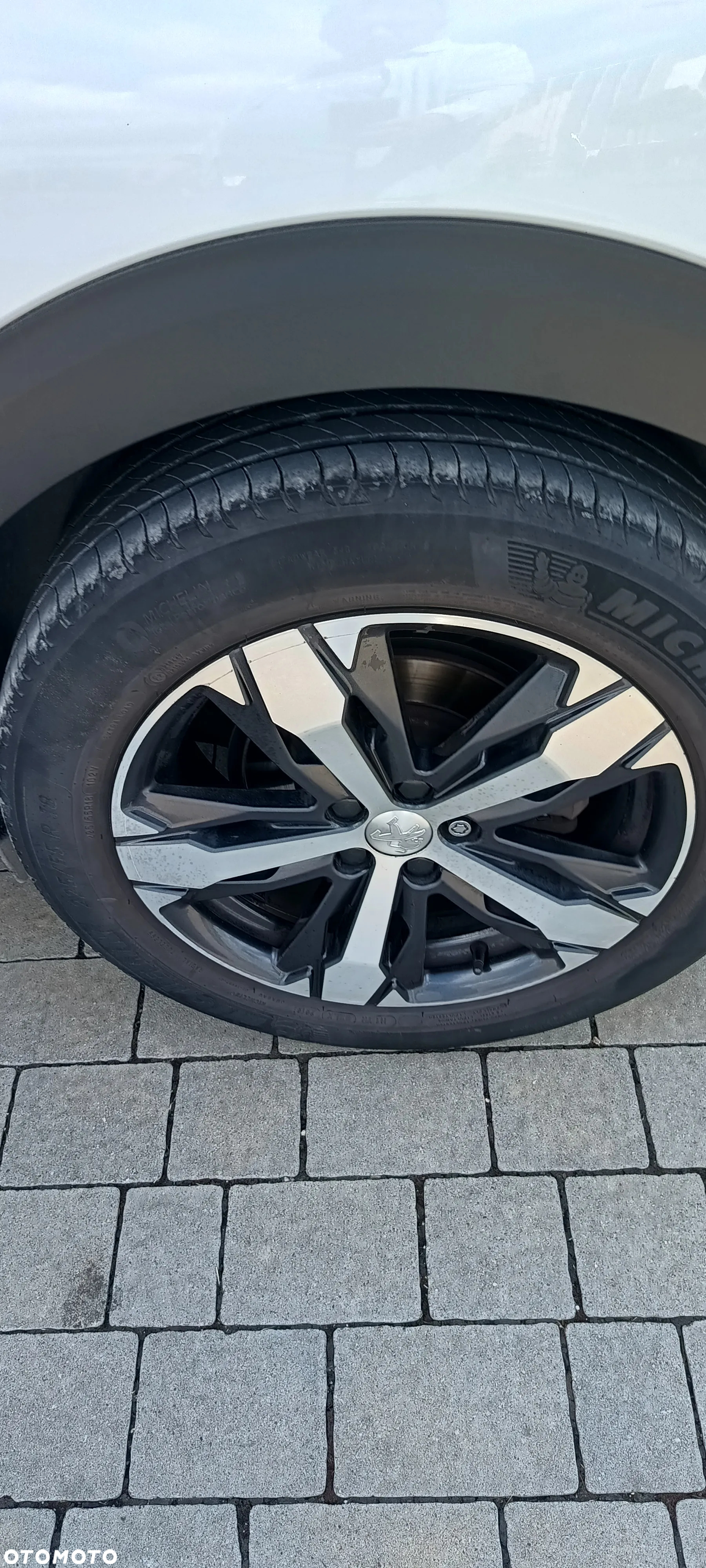 Peugeot 3008 1.2 PureTech Allure S&S - 20