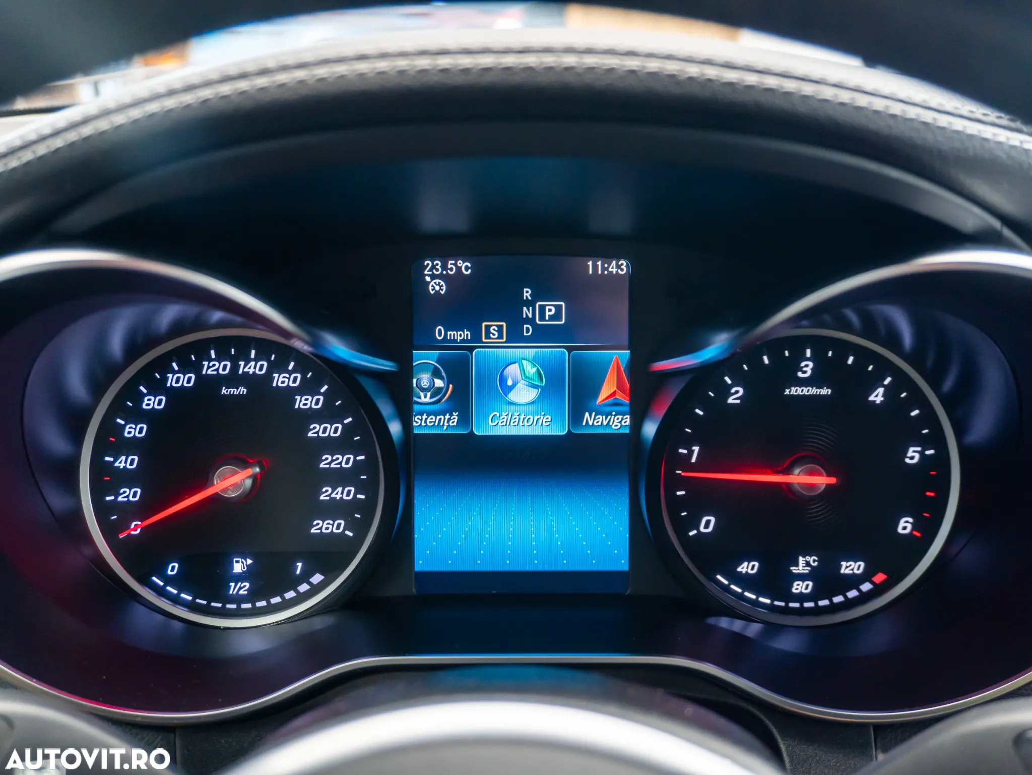 Mercedes-Benz GLC 200 d - 38