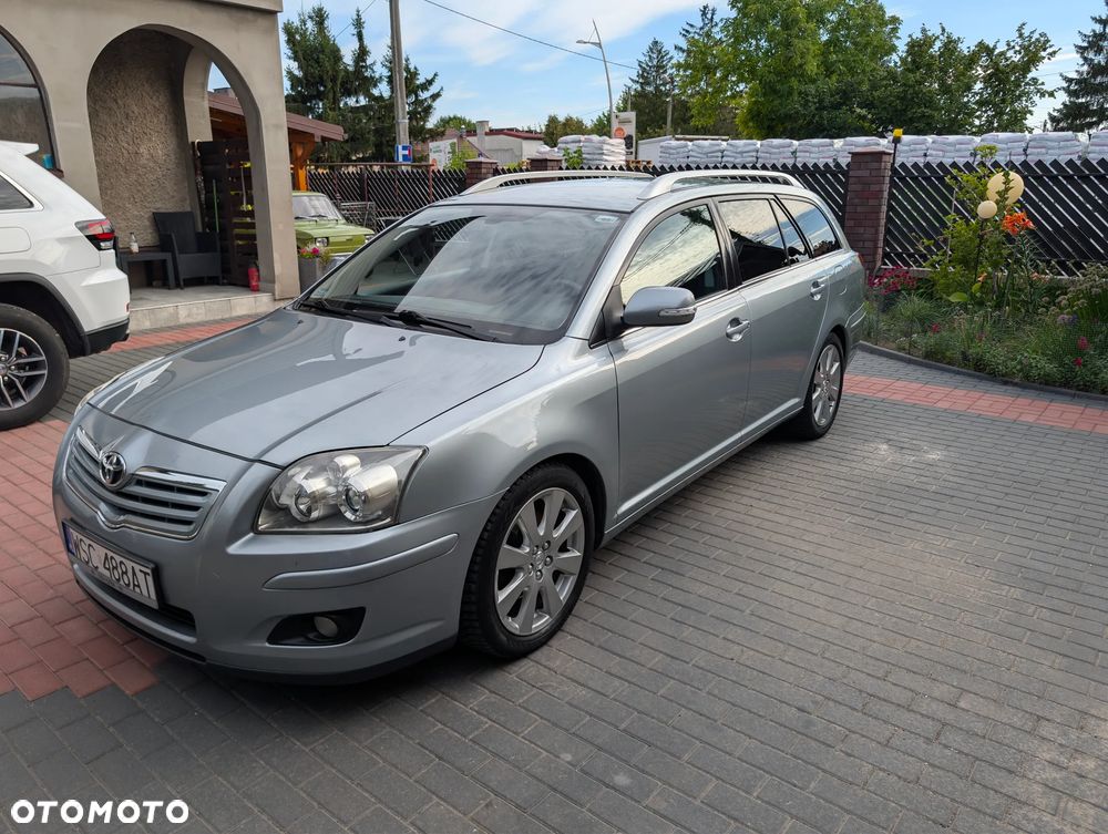 Toyota Avensis 2.0 VVT-i Sol - 1