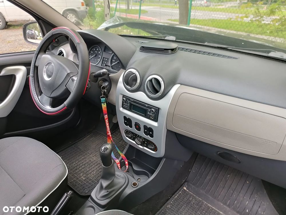 Dacia Sandero - 10