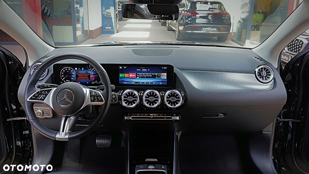 Mercedes-Benz GLA 200 - 14