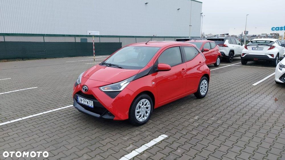 Toyota Aygo x.shift x-play connect - 1