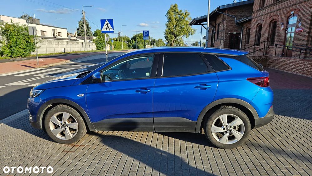 Opel Grandland X 1.2 T GPF Design&Tech S&S - 10