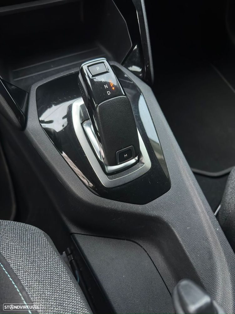 Peugeot 208 1.2 PureTech Allure EAT6 - 11