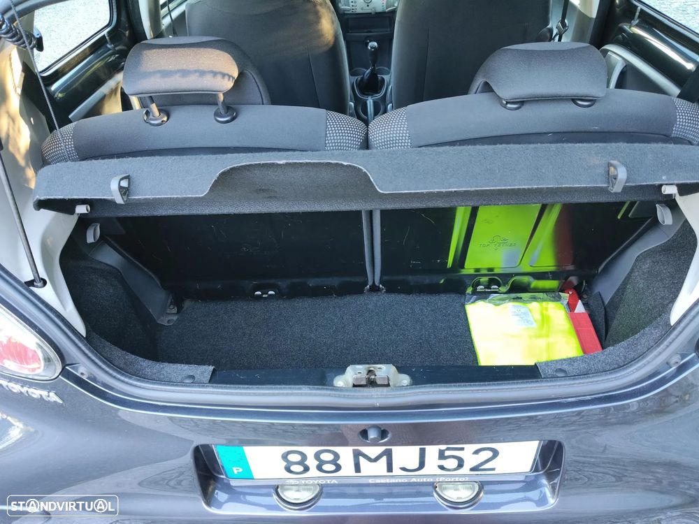 Toyota Aygo 1.0 + AC - 9