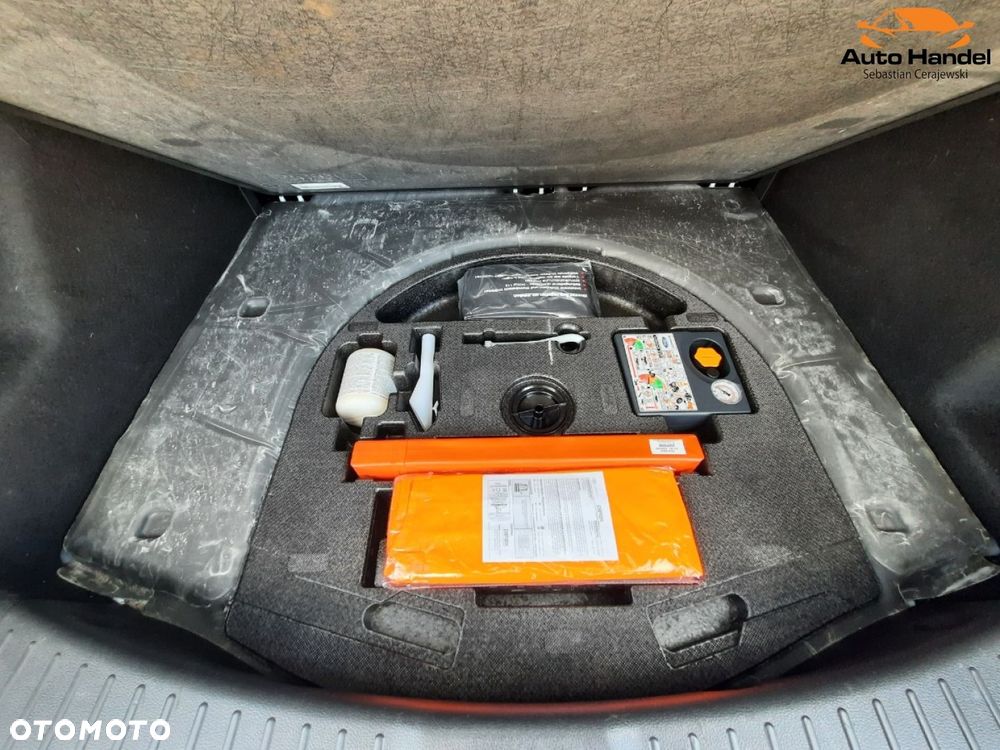 Ford Kuga 1.5 EcoBoost 2x4 ST-Line - 17