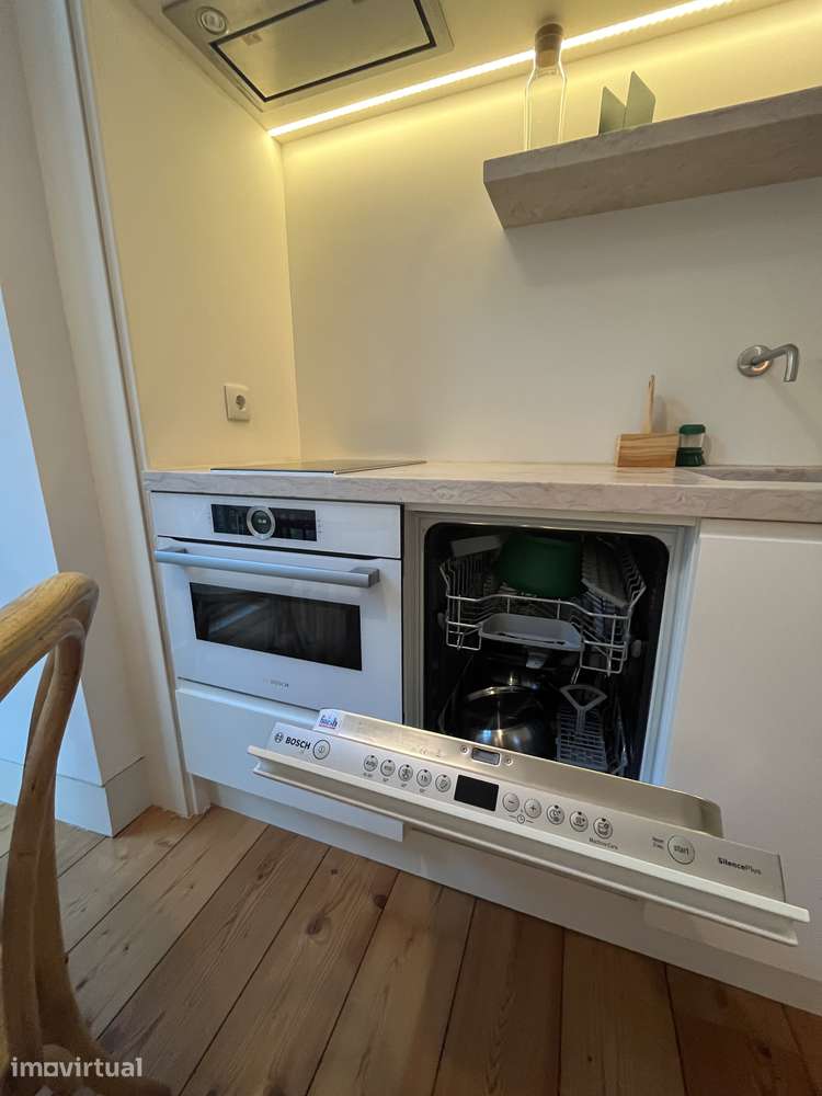 Apartamento T1 mobilado e equipado no centro histórico de Lisboa - Grande imagem: 3/14