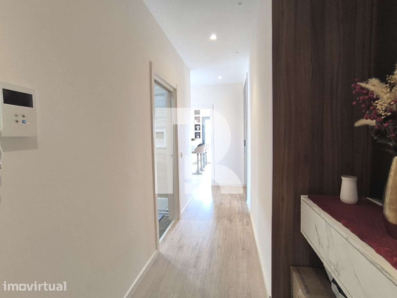 Apartamento T4 semi novo em Portimao - Grande imagem: 2/41