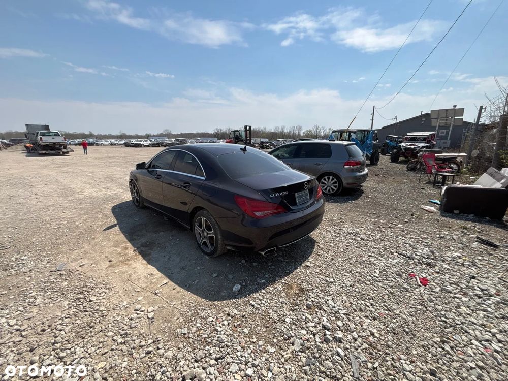 Mercedes-Benz CLA - 32