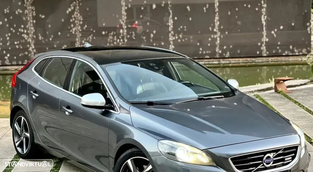 Volvo V40 2.0 D3 R-Design Momentum Geartronic - 1