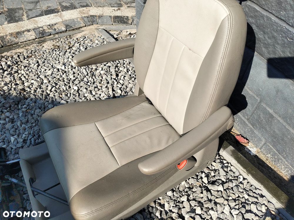 FOTEL DO CIĄGNIKA SKÓRZANY - 6