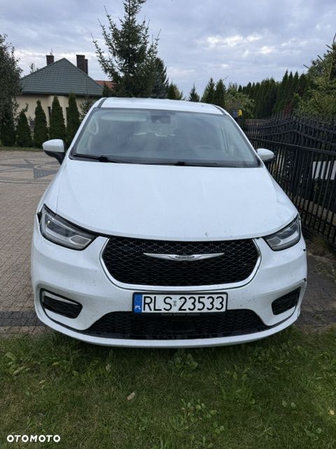 Chrysler Pacifica - 2