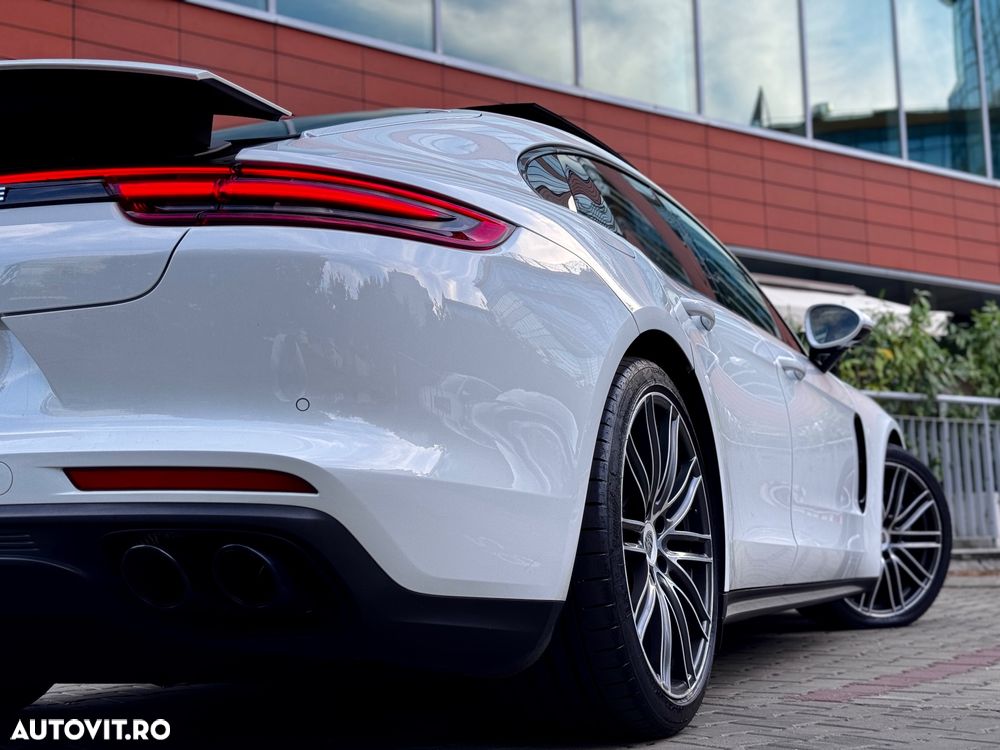 Porsche Panamera - 18