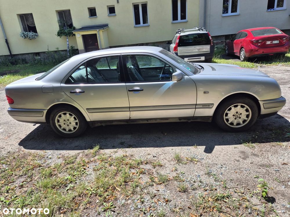 Mercedes-Benz Klasa E 230 Elegance - 12