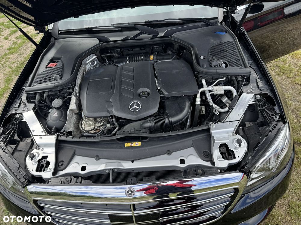 Mercedes-Benz Klasa E 220 d 4-Matic Business Edition 9G-TRONIC - 19