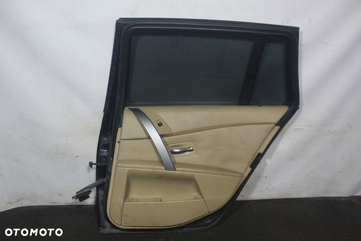 DRZWI PRAWY TYŁ BMW 5 525D E61 - 2