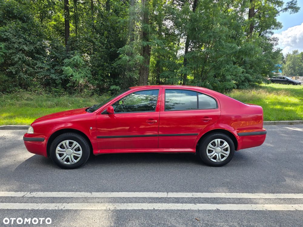 Skoda Octavia 1.6 Ambiente - 4