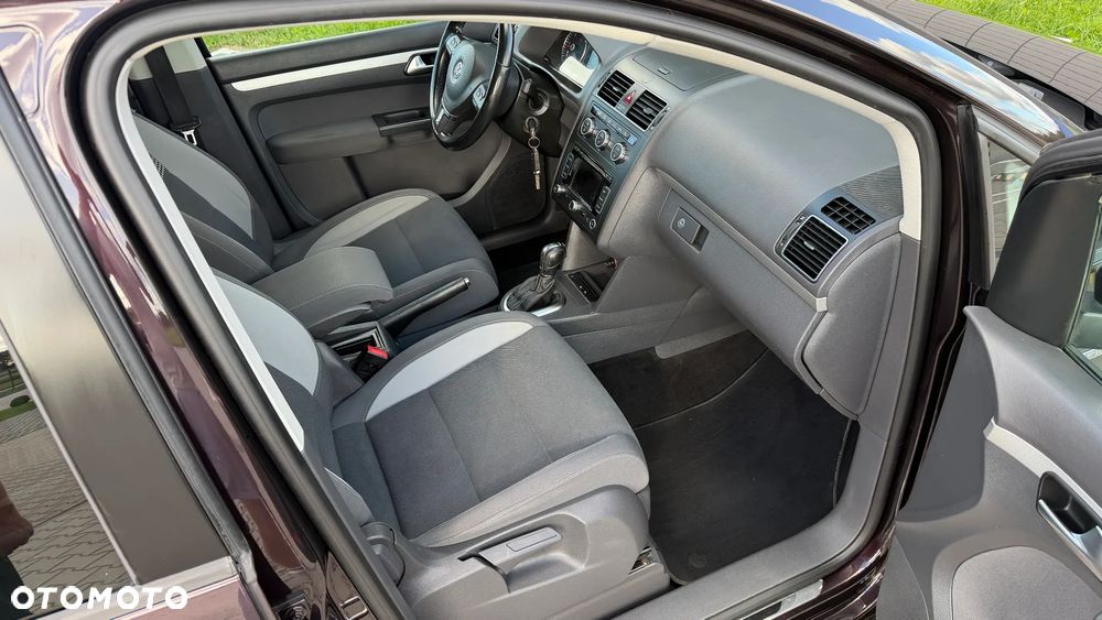 Volkswagen Touran 2.0 TDI DPF Highline DSG - 24