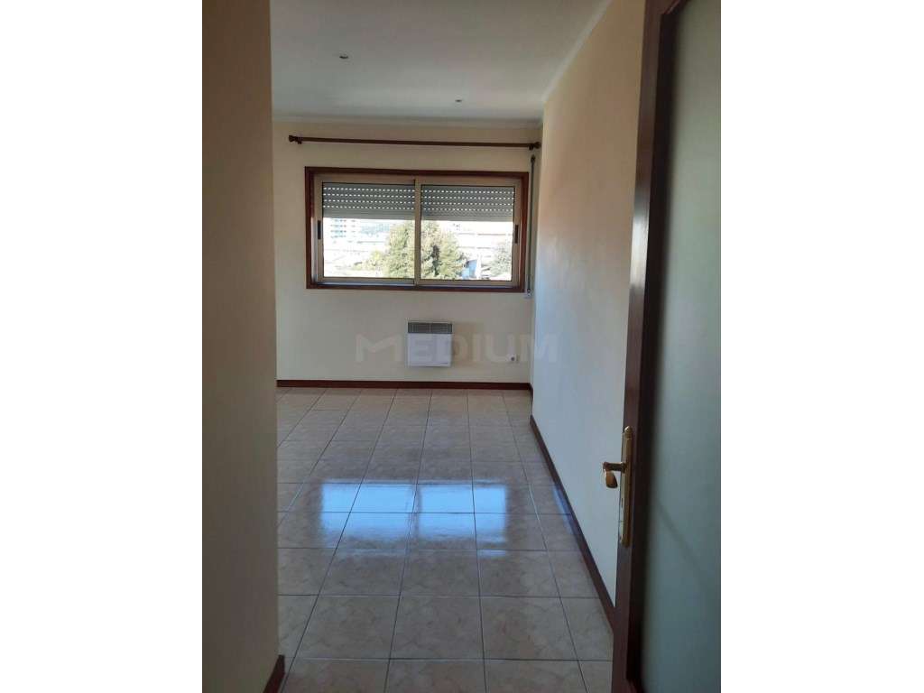 Apartamento T2 localizado na Trofa - Grande imagem: 2/23