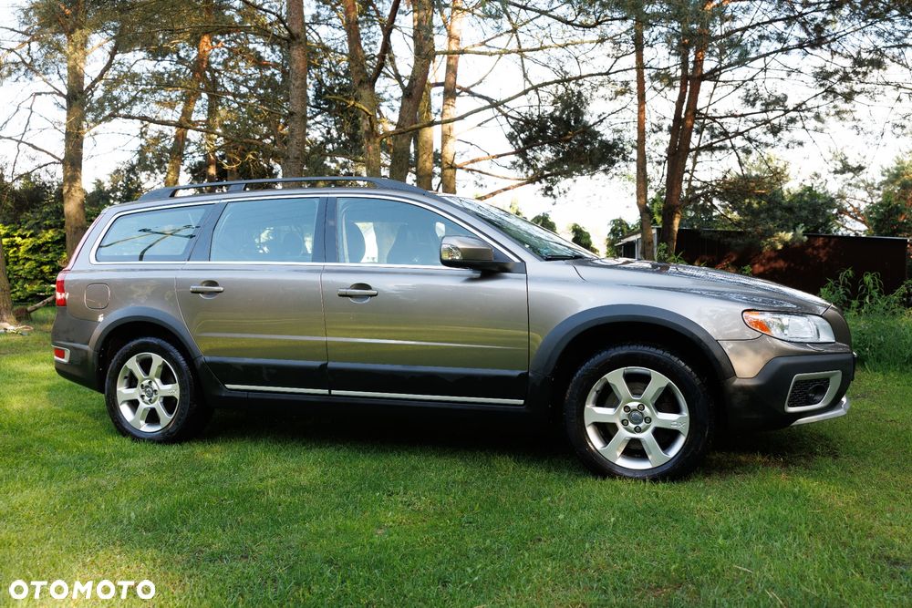 Volvo XC 70 2.4D AWD Momentum - 5