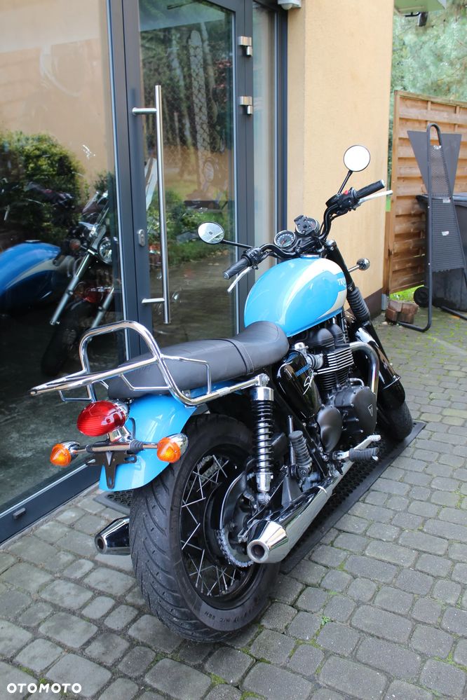 Triumph Bonneville - 10