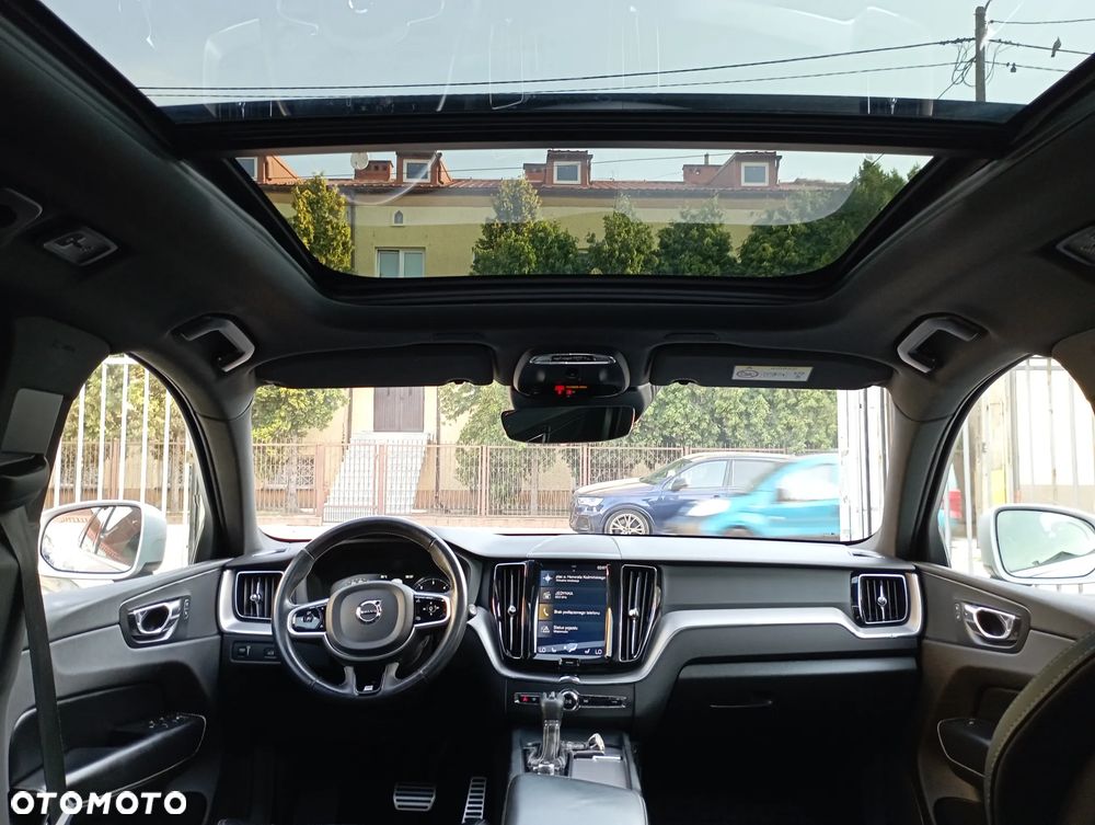 Volvo XC 60 D5 AWD R-Design - 9