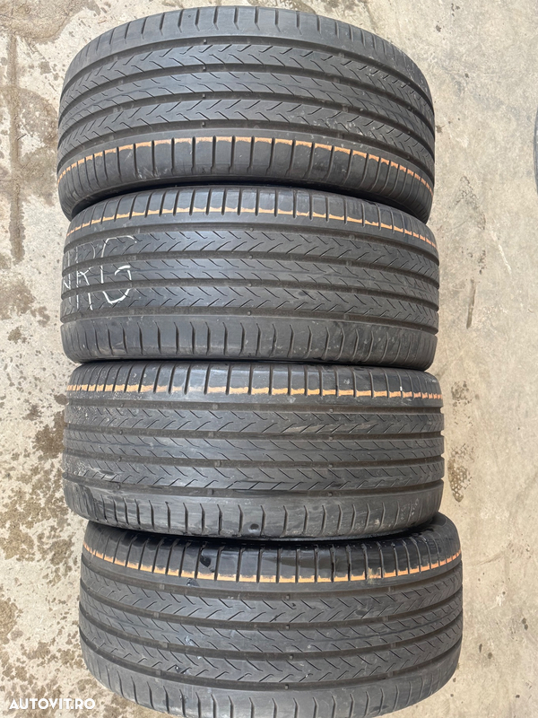 Vând 4 anvelope 245/40/20 continental de vară ca noi