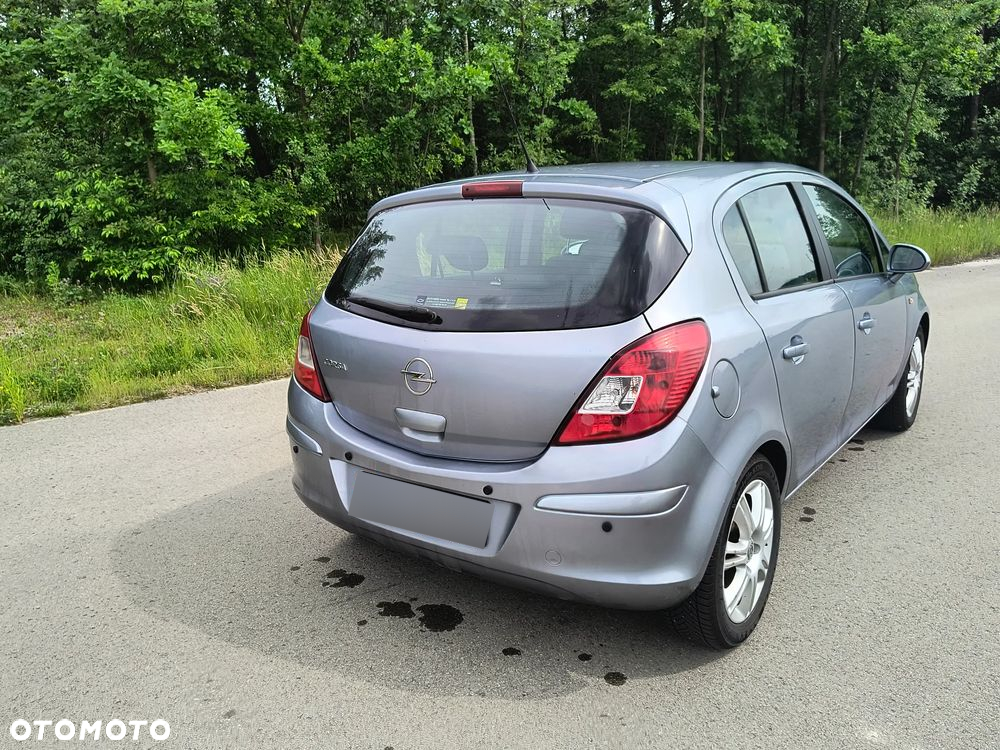 Opel Corsa 1.4 16V Cosmo - 6