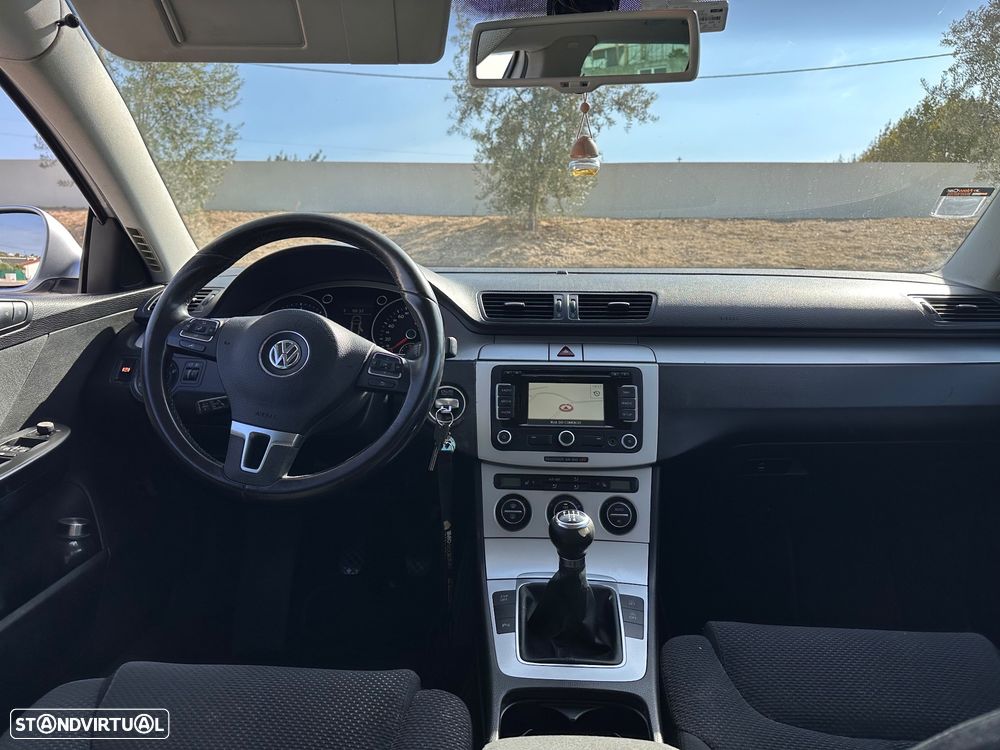 VW Passat 1.6 TDI BlueMotion Comfortline - 6