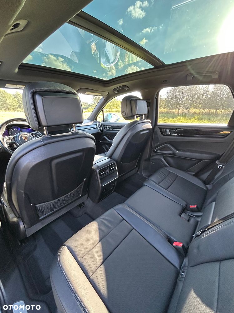 Porsche Cayenne Platinum Edition - 16