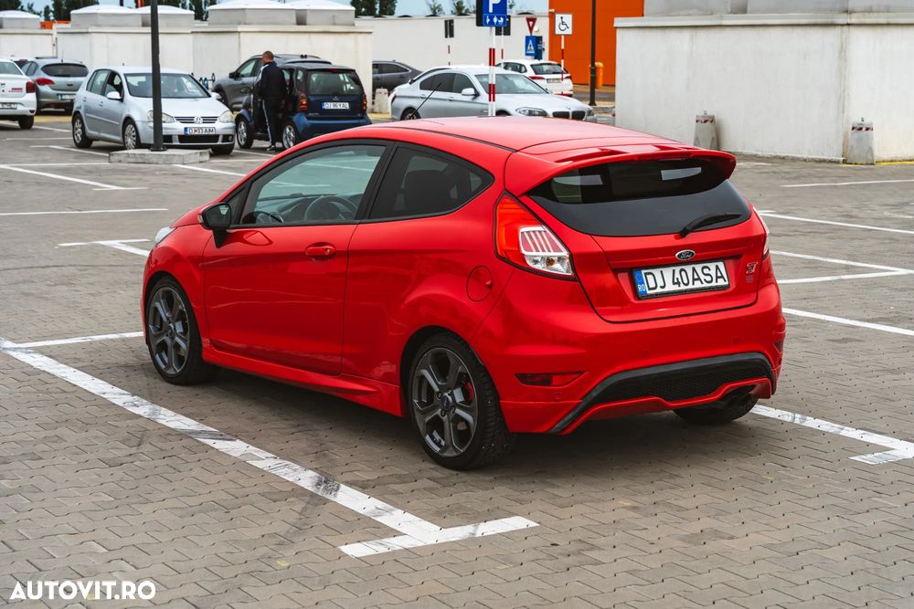 Ford Fiesta 1.6 ST - 23