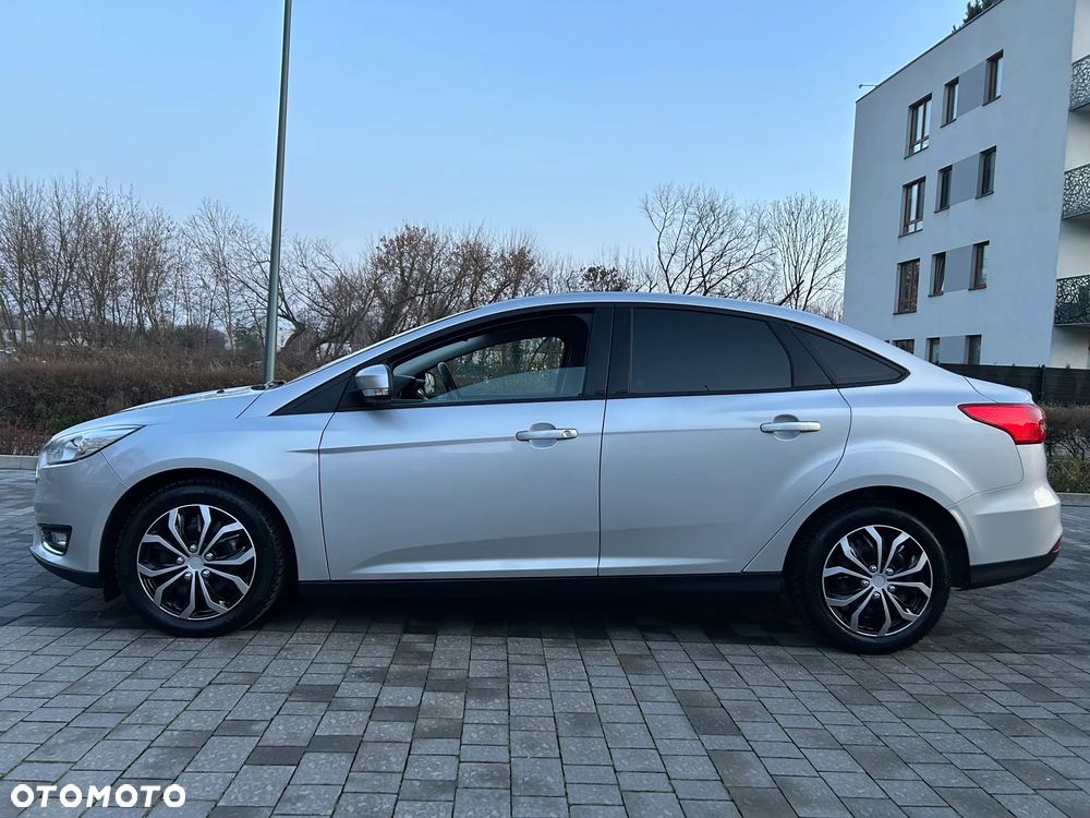 Ford Focus 1.6 Trend - 10