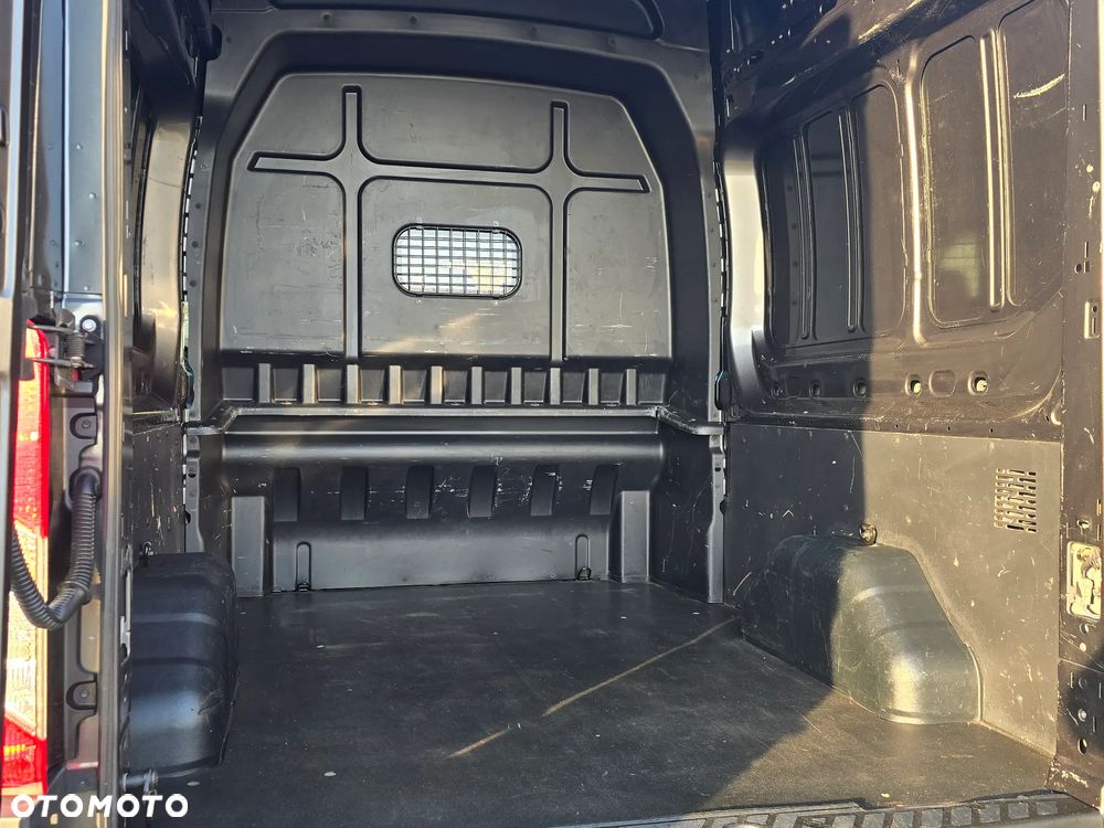 Ford Transit - 12