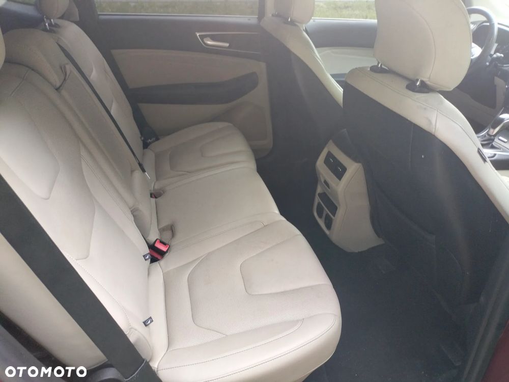Ford Edge - 8