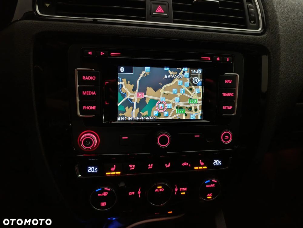 Volkswagen Jetta 1.4 TSI BMT Highline - 26