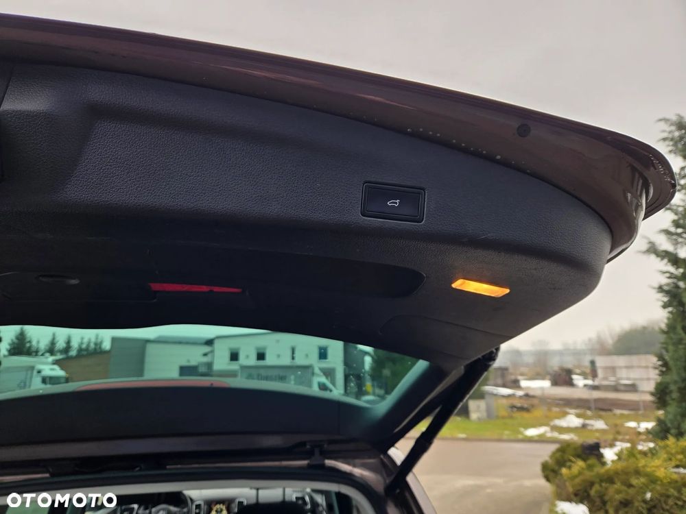 Volkswagen Sharan 2.0 TDI DSG Blue Motion Match - 17