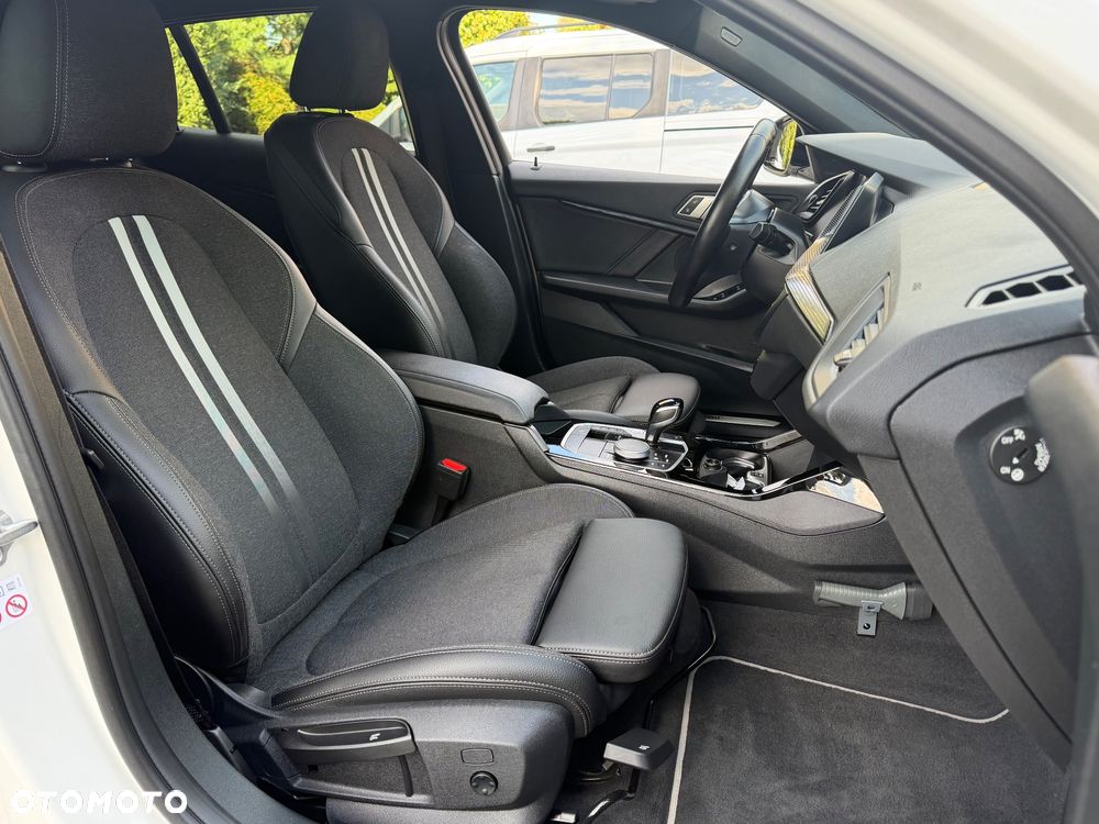 BMW Seria 1 118i M Sport Shadow - 30