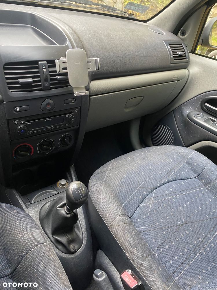 Renault Clio 1.2 16V Authentique - 19